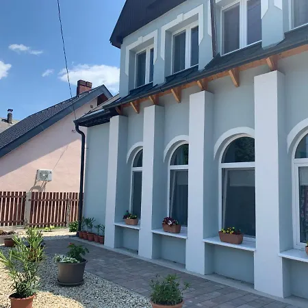 Hanna Apartmanhaz Feriehus Balatonfenyves